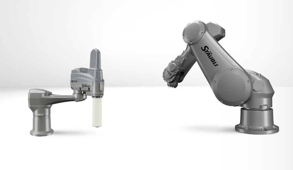 Robot industrial Stäubli de la gama HE (Humid Environment) diseñado específicamente para trabajar en entornos húmedos y procesos de limpieza intensiva.